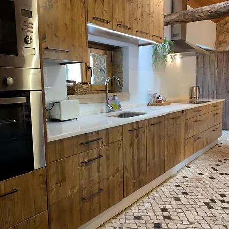 Adega D'aldeia Com Piscina E Jacuzzi Holiday home *