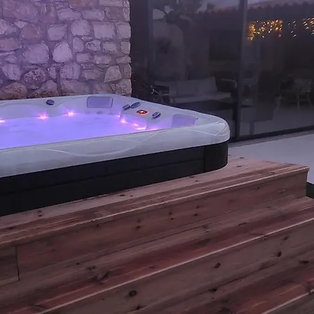 Nyaraló Adega D'aldeia Com Piscina E Jacuzzi Ulmeiro