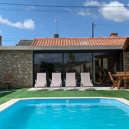 Dom wakacyjny Adega D'aldeia Com Piscina E Jacuzzi *