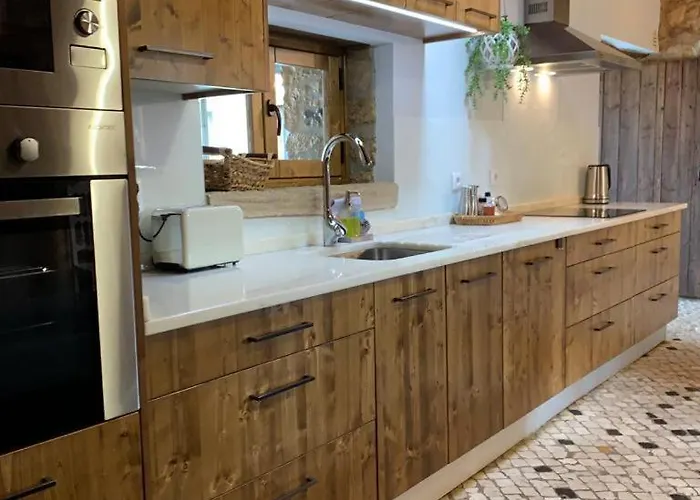 Adega D'aldeia Com Piscina E Jacuzzi Hébergement de vacances *