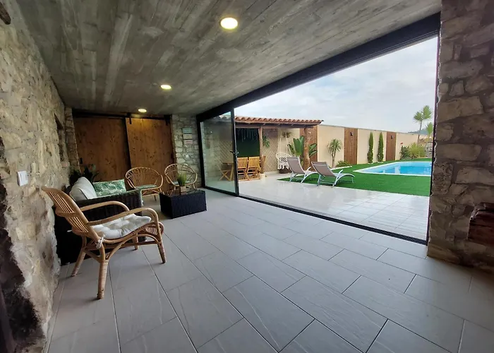 Adega D'aldeia Com Piscina E Jacuzzi Tatil Evi Ulmeiro