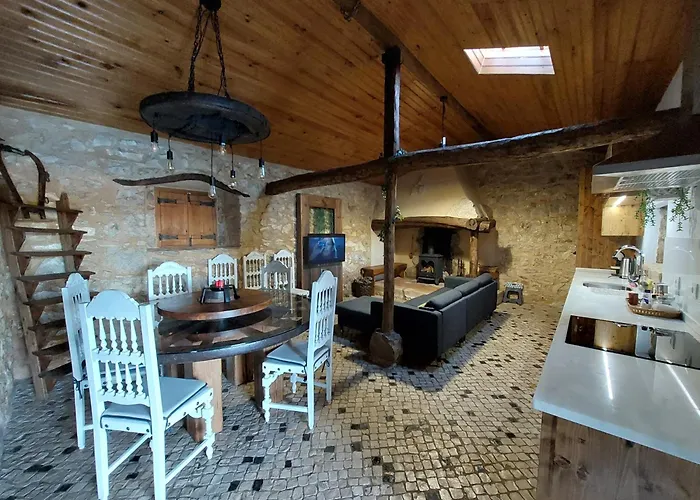 Adega D'aldeia Com Piscina E Jacuzzi *